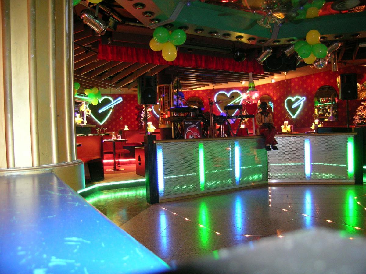Sport Und Tagungshotel Kenzingen Dış mekan fotoğraf